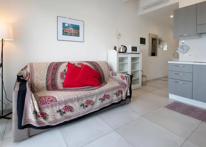 Bella Vista Con Piscina - Lakeside Leisure & Business Appartement *