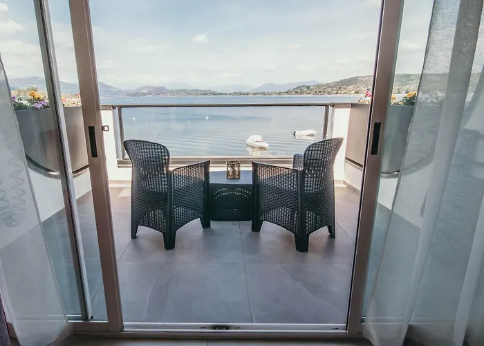 Bella Vista Con Piscina - Lakeside Leisure & Business Appartement