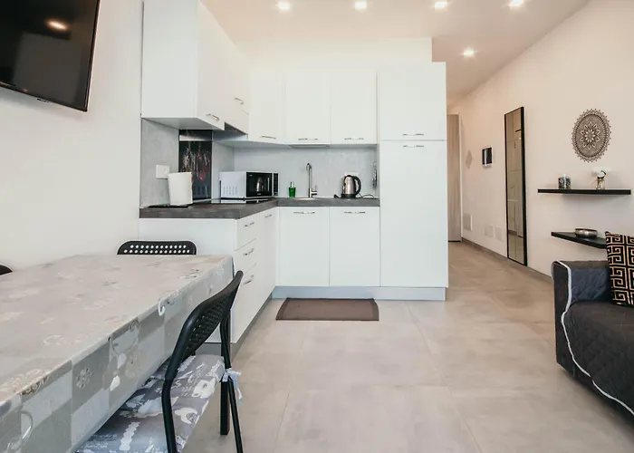 Bella Vista Con Piscina - Lakeside Leisure & Business