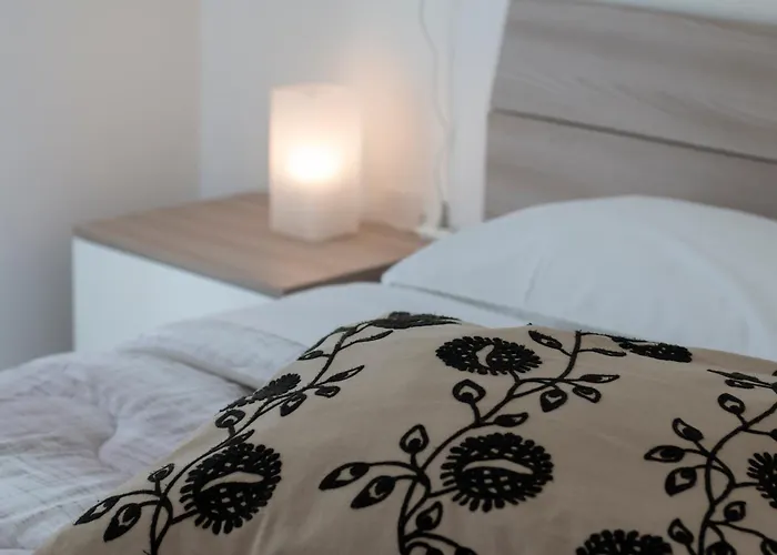 Bella Vista Con Piscina - Lakeside Leisure & Business Dormelletto