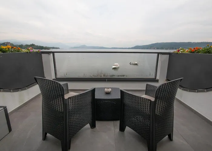 Bella Vista Con Piscina - Lakeside Leisure & Business